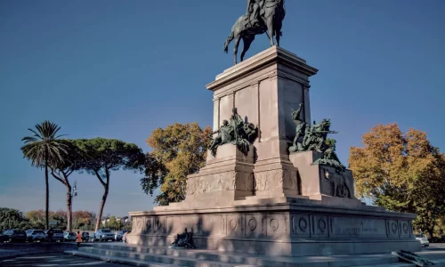 giuseppe-garibaldi-monument-rome-italy.jpg